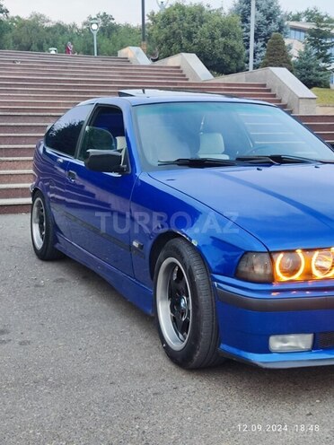 BMW 316 1996, 320,000 km - 1.6 l - Qusar