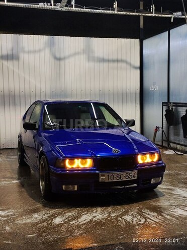 BMW 316 1996, 320,000 km - 1.6 l - Qusar