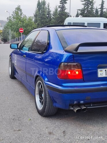 BMW 316 1996, 320,000 km - 1.6 l - Qusar