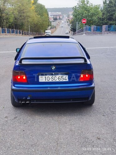BMW 316 1996, 320,000 km - 1.6 l - Qusar