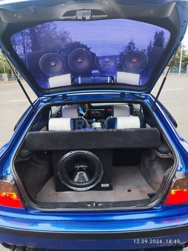 BMW 316 1996, 320,000 km - 1.6 l - Qusar