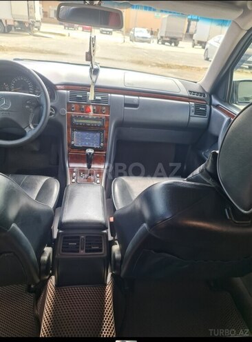 Mercedes E 240 2000, 375,000 km - 2.4 l - Bakı