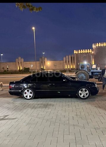 Mercedes C 220 d 2001, 11,300 km - 2.2 л - Qazax