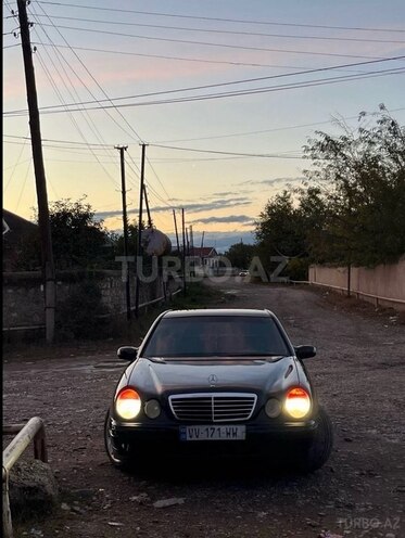 Mercedes C 220 d 2001, 11,300 km - 2.2 л - Qazax