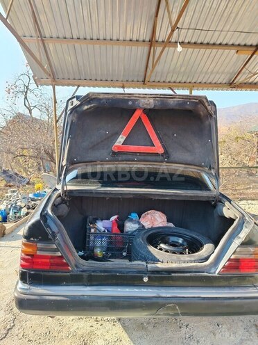 Mercedes E 200 d 1991, 622,888 km - 2.0 л - Göyçay