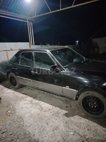 Mercedes E 200 d 1991, 622,888 km - 2.0 л - Göyçay