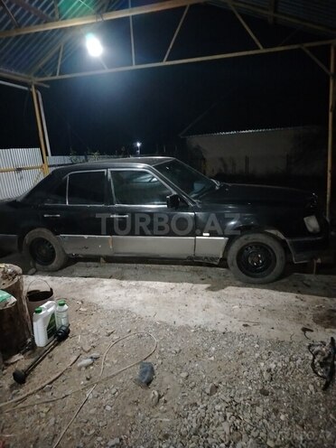 Mercedes E 200 d 1991, 622,888 km - 2.0 л - Göyçay