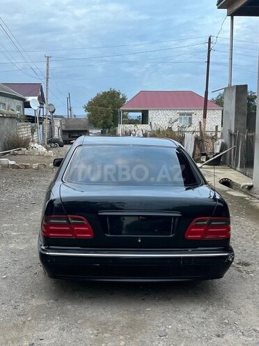 Mercedes E 220 d 2001, 600,000 km - 2.2 l - Qazax