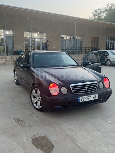 Mercedes E 220 d 2001, 600,000 km - 2.2 l - Qazax
