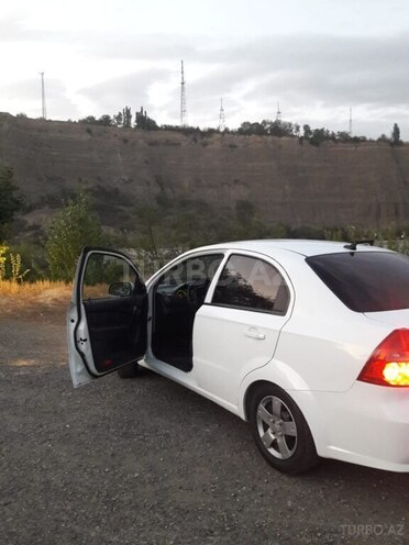 Chevrolet Aveo 2011, 296,856 km - 1.4 l - Quba