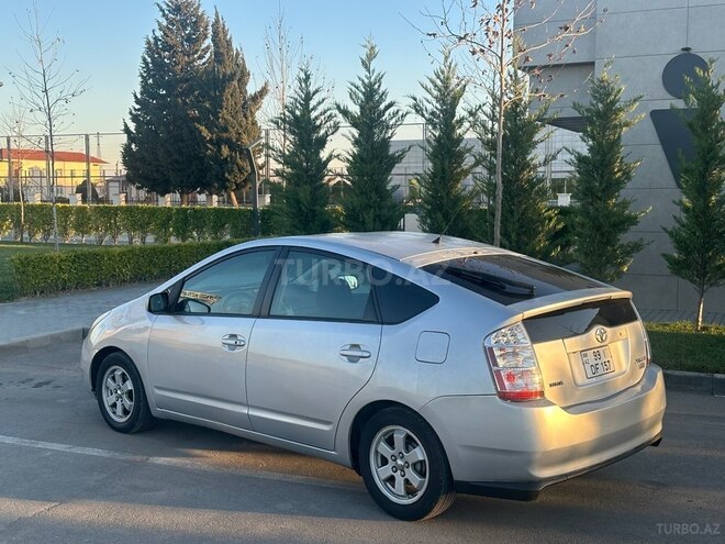 Toyota Prius 2007, 250,000 km - 1.5 l - Salyan