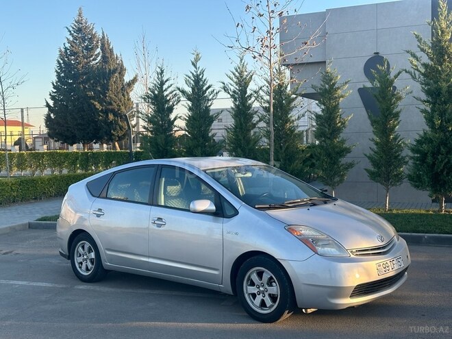 Toyota Prius 2007, 250,000 km - 1.5 l - Salyan