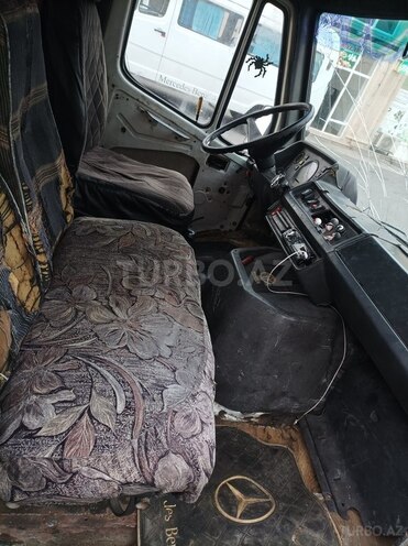 Mercedes 208 D 1993, 502,927 km - 2.3 l - Qax