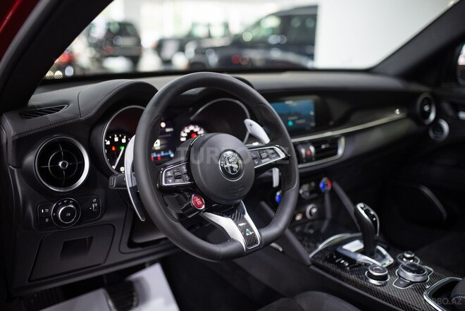 Alfa Romeo Stelvio-9