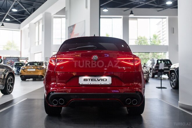 Alfa Romeo Stelvio-14