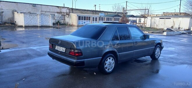 Mercedes E 200 1992, 293,456 km - 2.0 l - Bakı