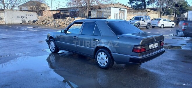 Mercedes E 200 1992, 293,456 km - 2.0 l - Bakı