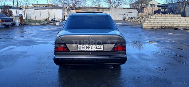 Mercedes E 200 1992, 293,456 km - 2.0 l - Bakı