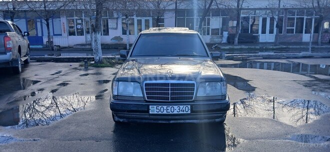 Mercedes E 200 1992, 293,456 km - 2.0 l - Bakı