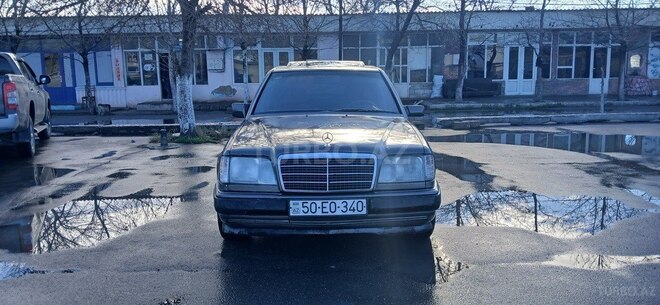 Mercedes E 200 1992, 293,456 km - 2.0 l - Bakı