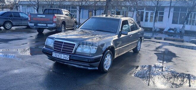 Mercedes E 200 1992, 293,456 km - 2.0 l - Bakı