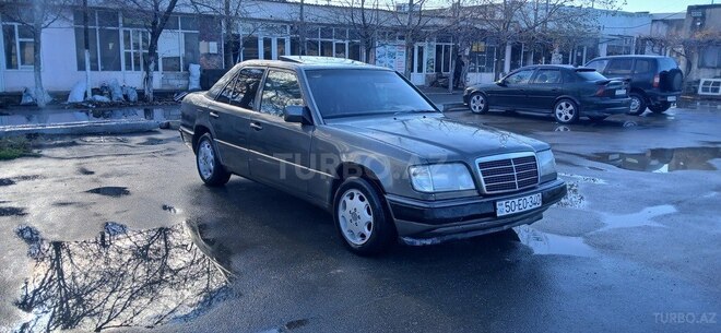 Mercedes E 200 1992, 293,456 km - 2.0 l - Bakı