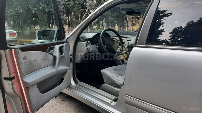 Mercedes E 230 1996, 389,756 km - 2.3 l - Bakı