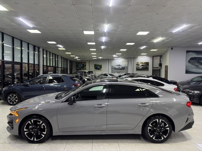 Kia K5-4