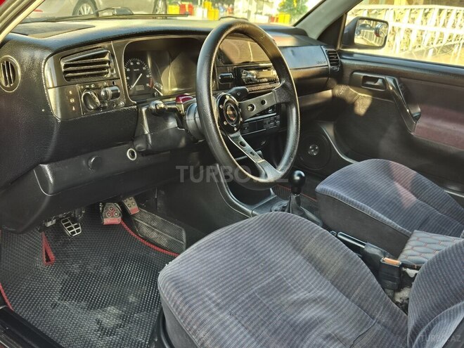 Volkswagen Golf 1993, 278,000 km - 2.0 l - Balakən