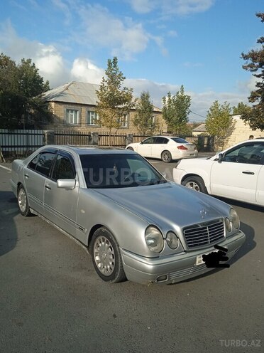 Mercedes E 240 1998, 360,000 km - 2.4 l - Zaqatala