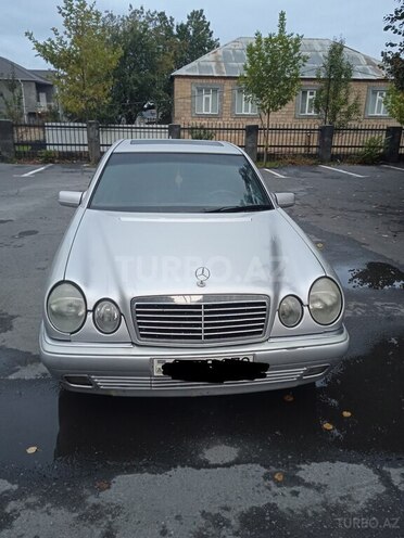 Mercedes E 240 1998, 360,000 km - 2.4 l - Zaqatala