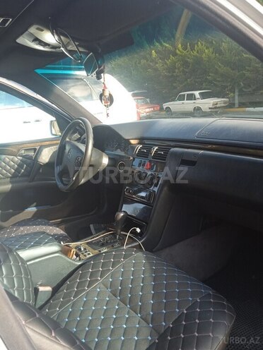 Mercedes E 240 1998, 360,000 km - 2.4 l - Zaqatala