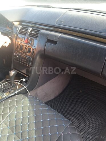 Mercedes E 240 1998, 360,000 km - 2.4 l - Zaqatala