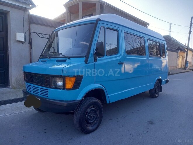 Mercedes 208 D 1994, 200,000 km - 2.5 l - Göyçay