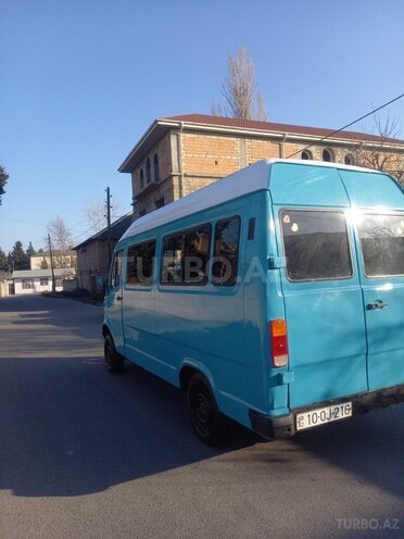 Mercedes 208 D 1994, 200,000 km - 2.5 l - Göyçay
