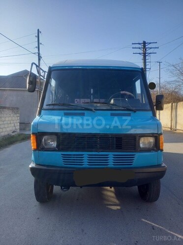 Mercedes 208 D 1994, 200,000 km - 2.5 l - Göyçay