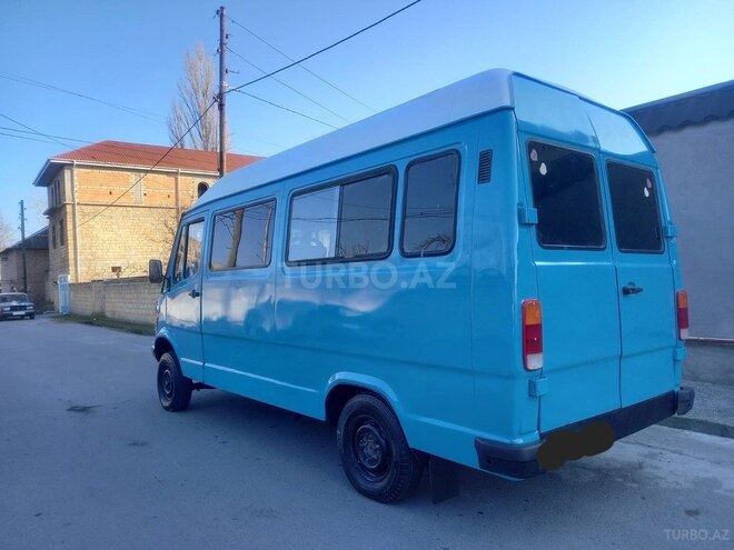 Mercedes 208 D 1994, 200,000 km - 2.5 l - Göyçay