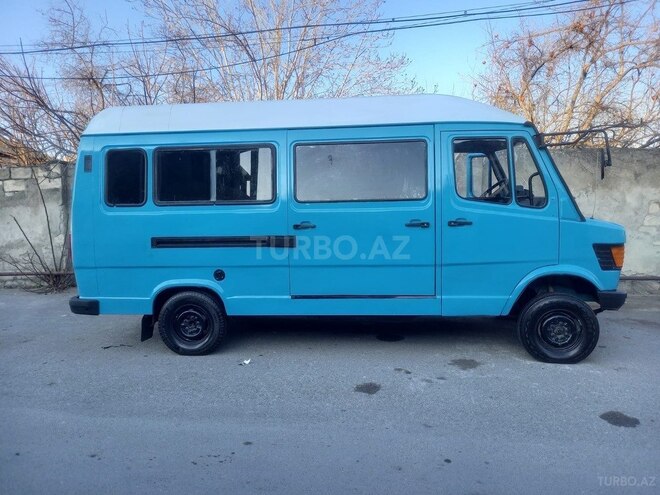 Mercedes 208 D 1994, 200,000 km - 2.5 l - Göyçay