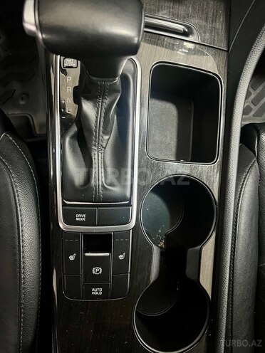 Kia K5-17