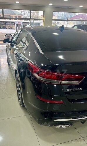 Kia K5-16