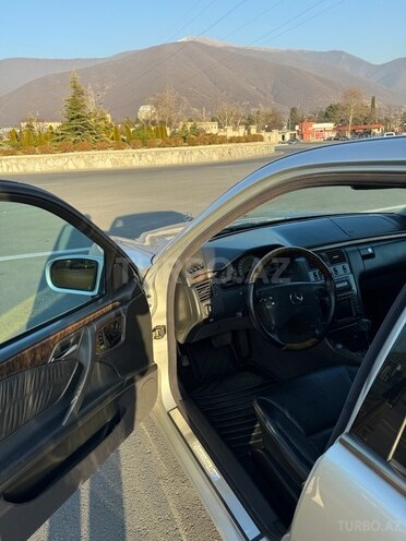 Mercedes E 320 1999, 195,000 km - 3.2 l - Oğuz