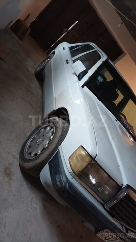 Mercedes 190 1991, 183,123 km - 2.0 l - Astara