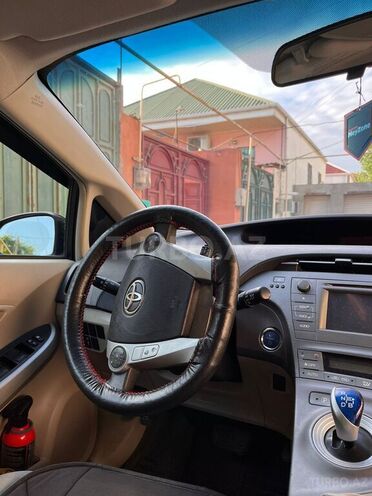 Toyota Prius 2013, 275,000 km - 1.8 л - Bakı