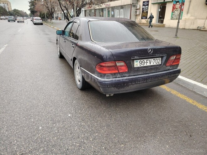 Mercedes E 220 d 1999, 336,000 km - 2.2 l - Sumqayıt