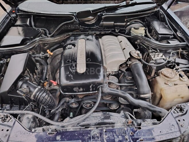 Mercedes E 220 d-8