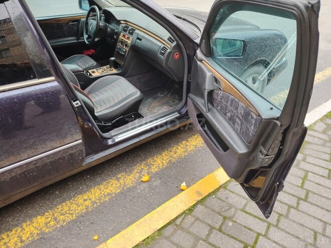 Mercedes E 220 d-7