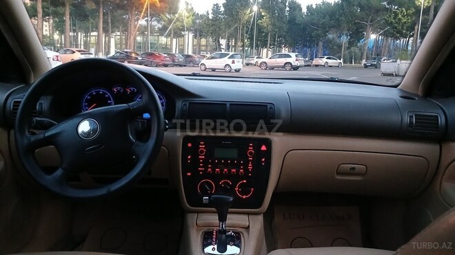 Volkswagen Passat 2004, 260,354 km - 1.8 l - Bakı