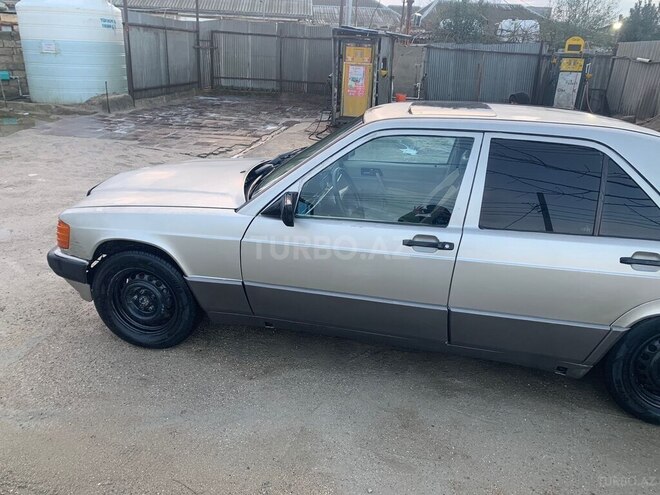 Mercedes 190 1988, 31,000 km - 2.0 л - Bakı