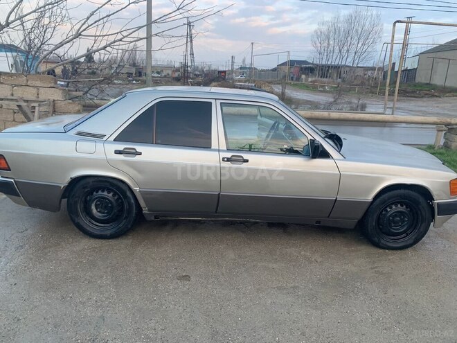 Mercedes 190 1988, 31,000 km - 2.0 л - Bakı