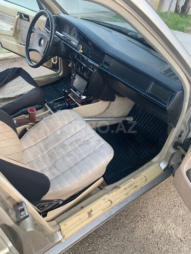 Mercedes 190 1988, 31,000 km - 2.0 л - Bakı